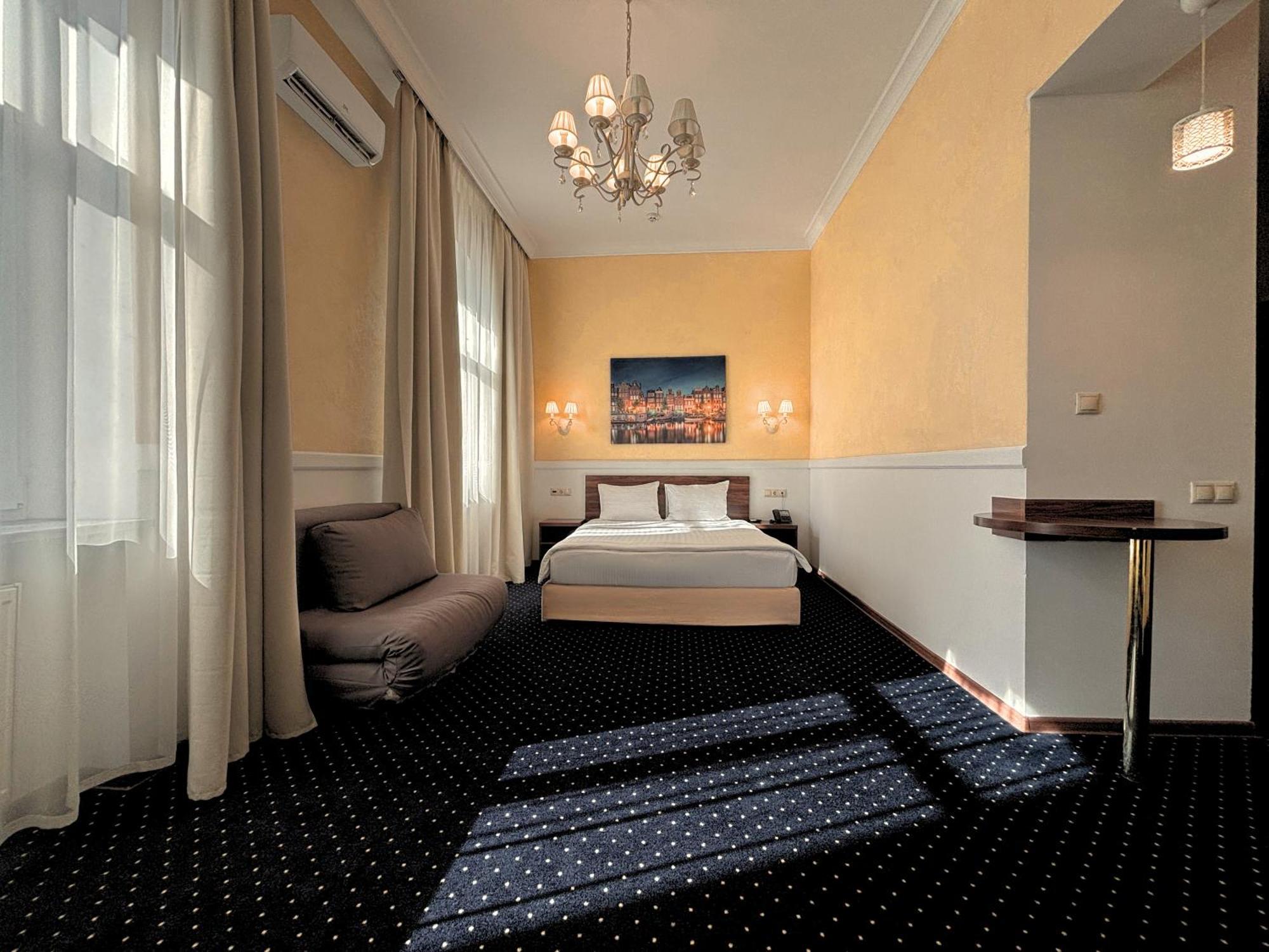 Odeska Astoria Hotel Одеса Екстериор снимка