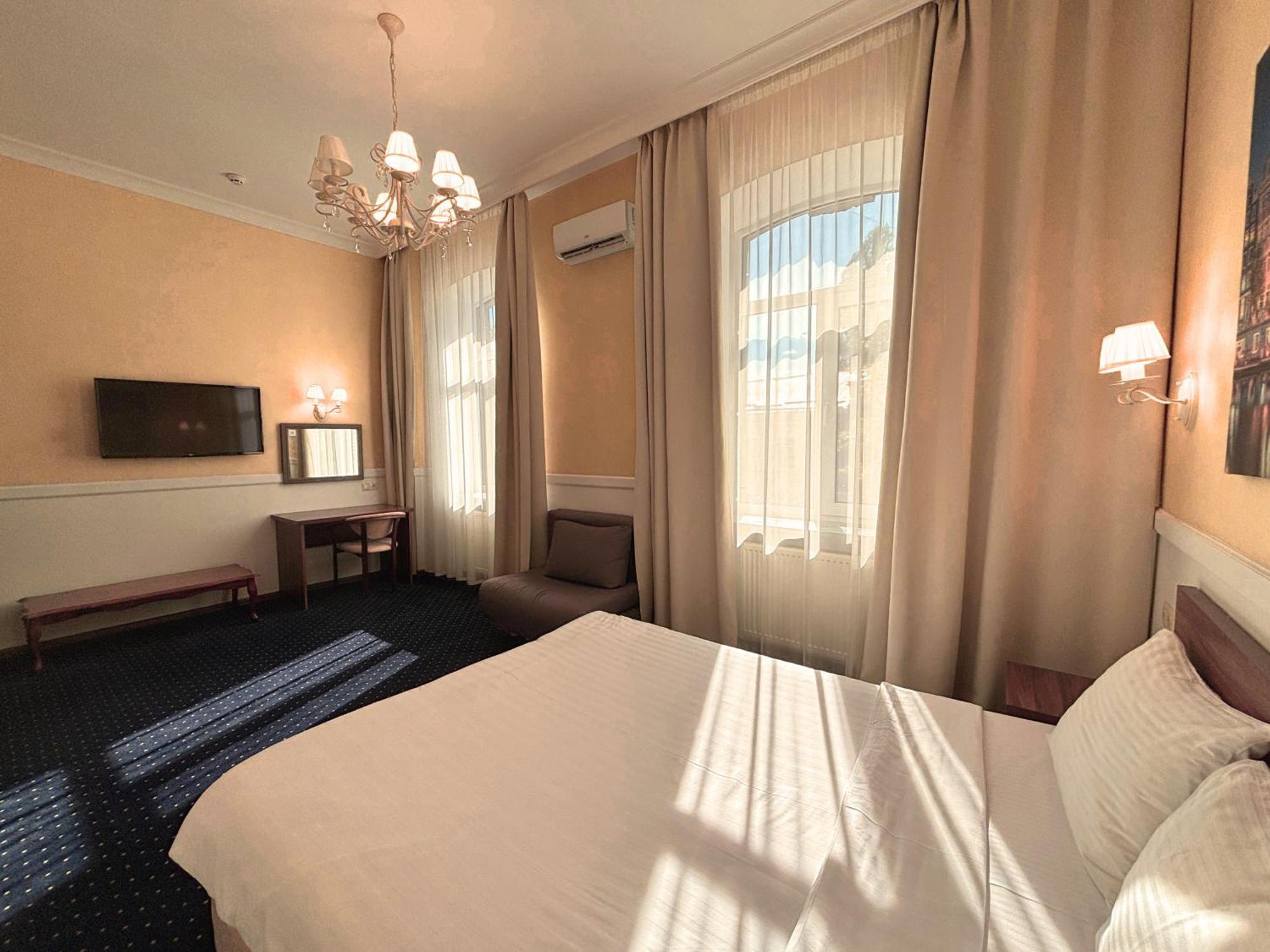 Odeska Astoria Hotel Одеса Екстериор снимка